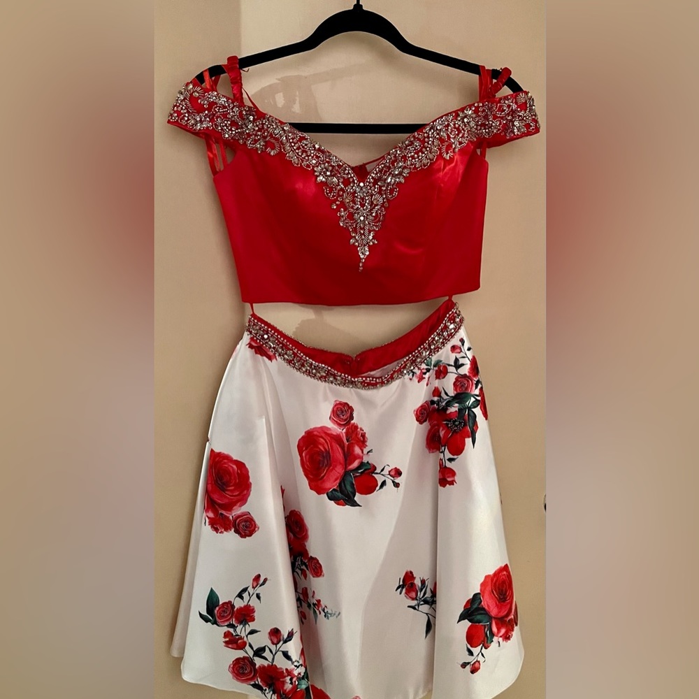 Splash size 6 Prom, Homecoming, Cocktail Dress Red Floral Pageant Formal